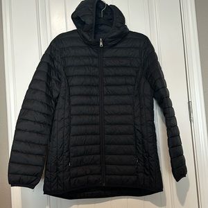 Levi’s black packable puffer jacket